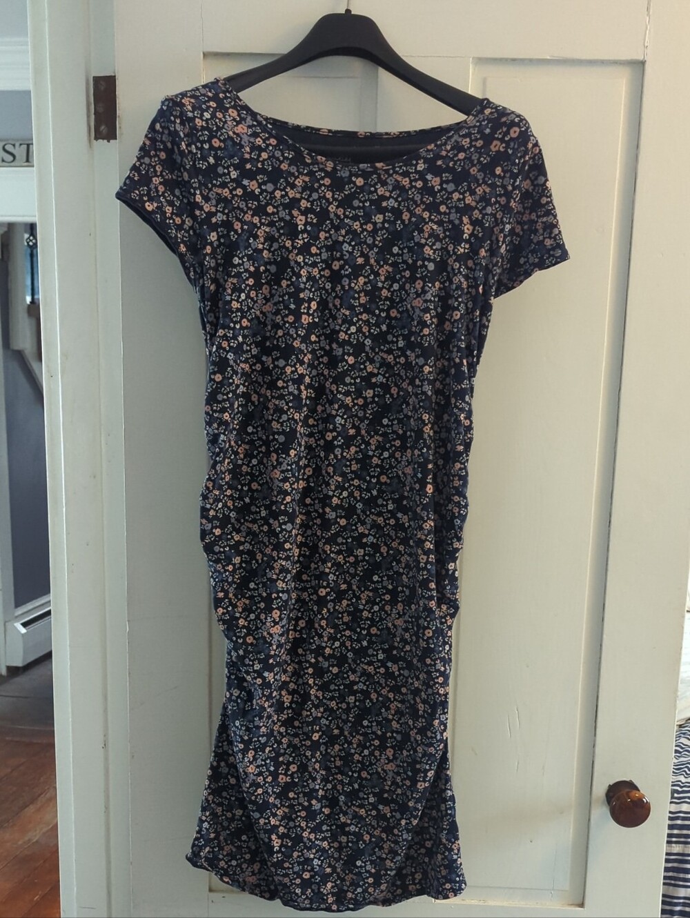 Isabel Maternity by Ingrid & Isabel Navy Floral Short-Sleeve Midi